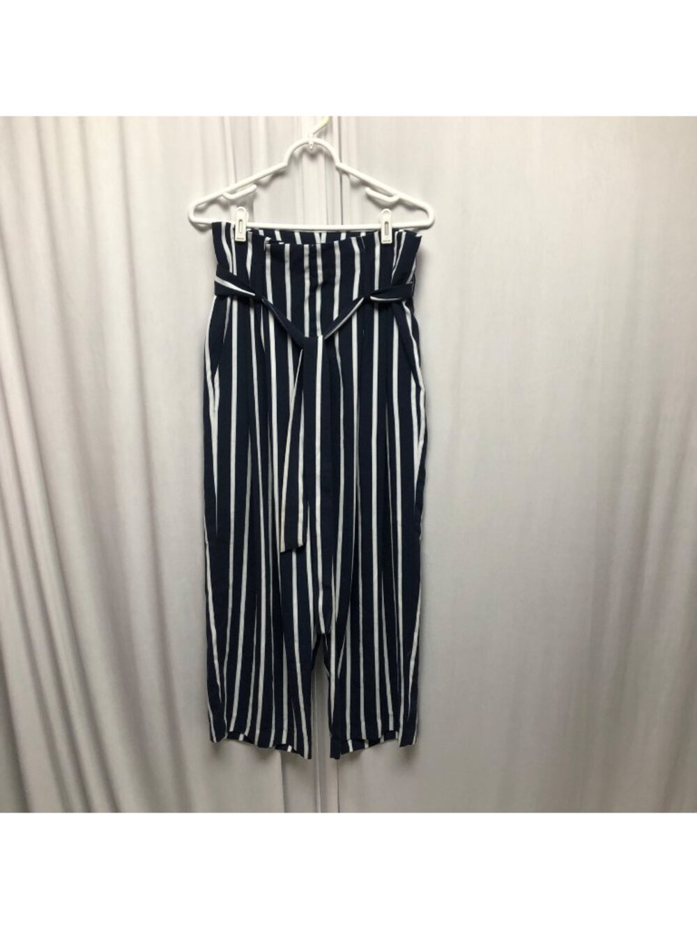 A New Day Navy White Striped High-Waist Cropped Pants Womens Size 8 Tie Belt